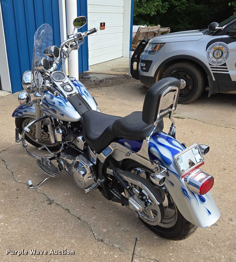 image for item EN3768 2004 Harley Davidson Fat Boy motorcycle