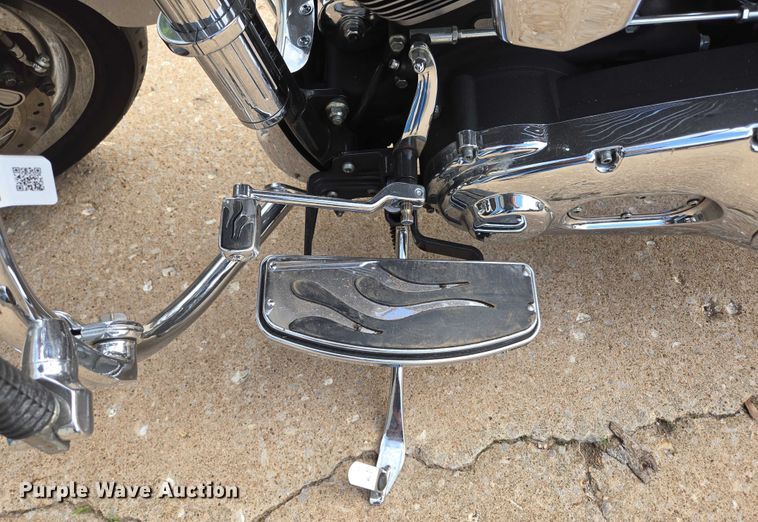 image for item EN3768 2004 Harley Davidson Fat Boy motorcycle