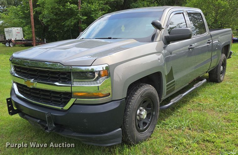 image for item EN3774 2017 Chevrolet Silverado 1500 Crew Cab pickup truck