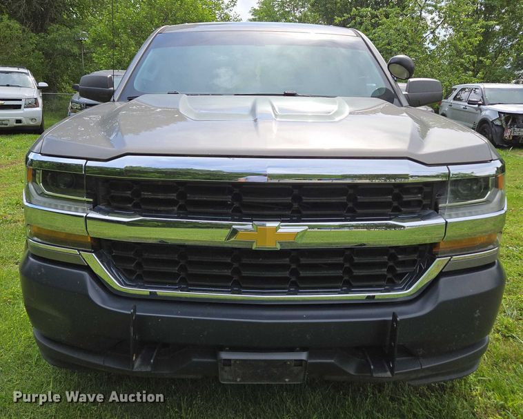 image for item EN3774 2017 Chevrolet Silverado 1500 Crew Cab pickup truck