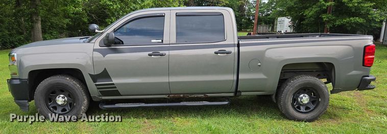 image for item EN3774 2017 Chevrolet Silverado 1500 Crew Cab pickup truck