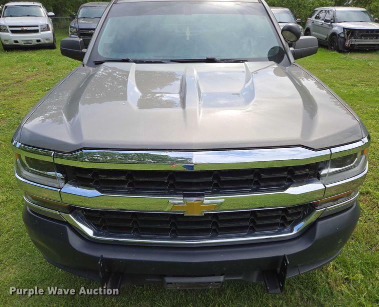 image for item EN3774 2017 Chevrolet Silverado 1500 Crew Cab pickup truck