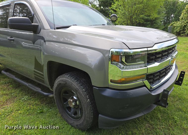image for item EN3774 2017 Chevrolet Silverado 1500 Crew Cab pickup truck