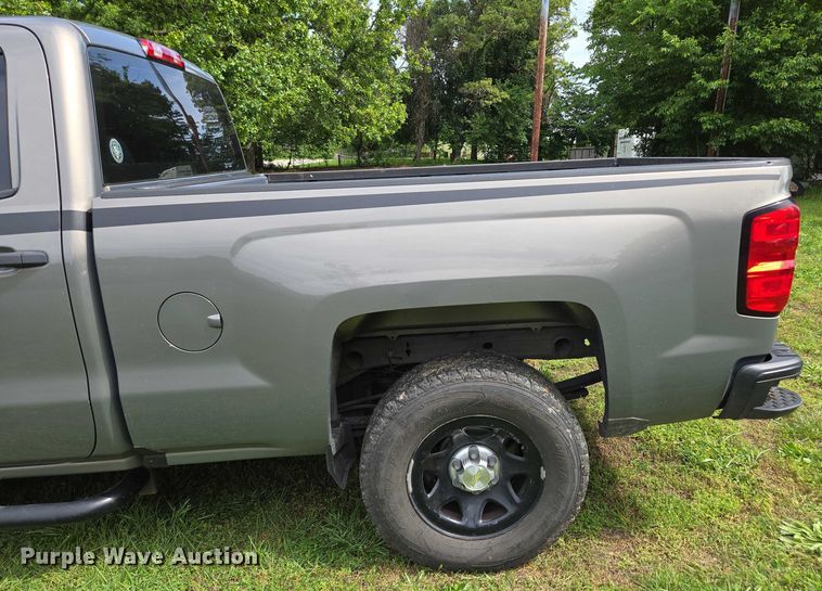 image for item EN3774 2017 Chevrolet Silverado 1500 Crew Cab pickup truck