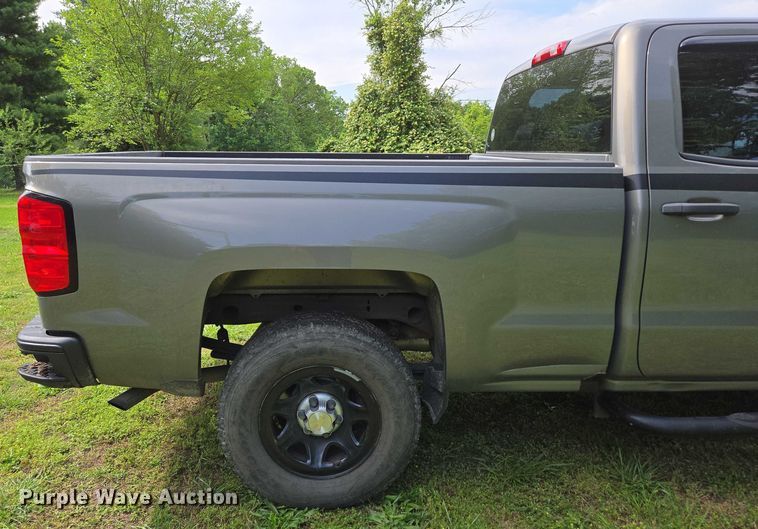 image for item EN3774 2017 Chevrolet Silverado 1500 Crew Cab pickup truck