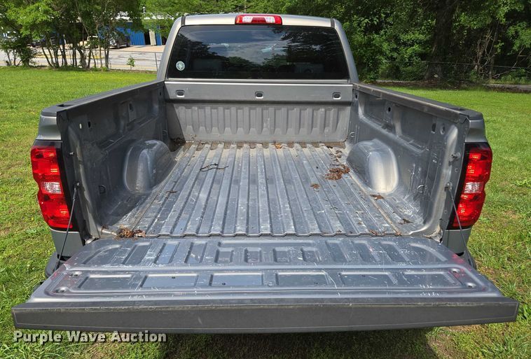 image for item EN3774 2017 Chevrolet Silverado 1500 Crew Cab pickup truck