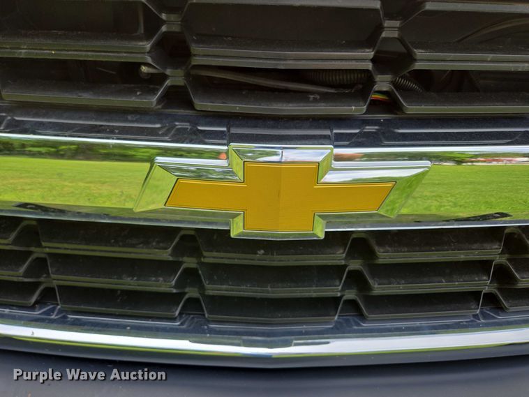 image for item EN3774 2017 Chevrolet Silverado 1500 Crew Cab pickup truck