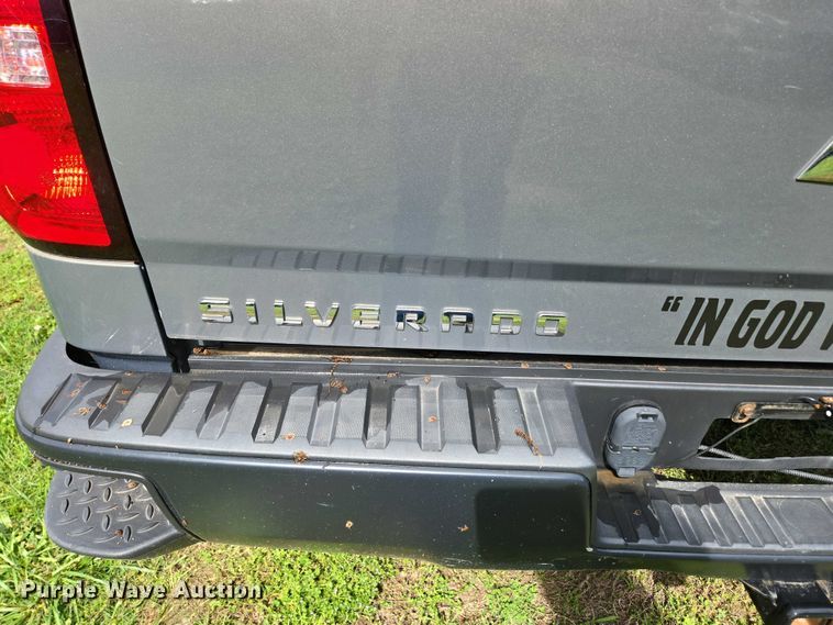 image for item EN3774 2017 Chevrolet Silverado 1500 Crew Cab pickup truck