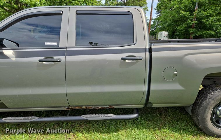 image for item EN3774 2017 Chevrolet Silverado 1500 Crew Cab pickup truck