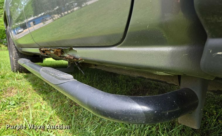 image for item EN3774 2017 Chevrolet Silverado 1500 Crew Cab pickup truck