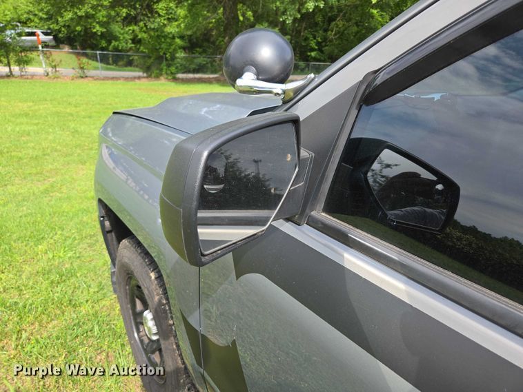 image for item EN3774 2017 Chevrolet Silverado 1500 Crew Cab pickup truck