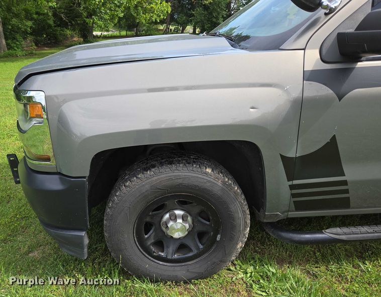 image for item EN3774 2017 Chevrolet Silverado 1500 Crew Cab pickup truck