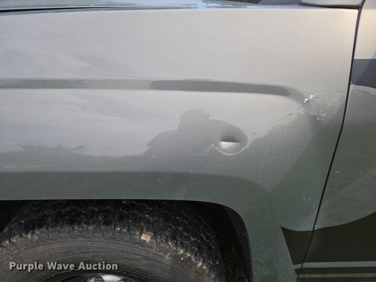 image for item EN3774 2017 Chevrolet Silverado 1500 Crew Cab pickup truck