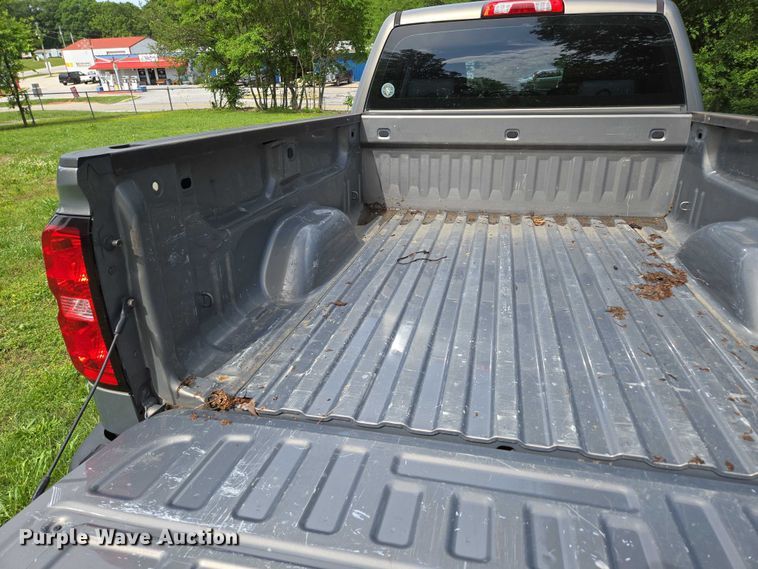 image for item EN3774 2017 Chevrolet Silverado 1500 Crew Cab pickup truck