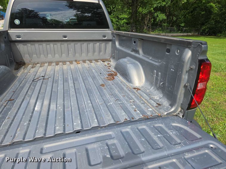 image for item EN3774 2017 Chevrolet Silverado 1500 Crew Cab pickup truck