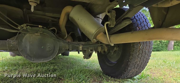 image for item EN3774 2017 Chevrolet Silverado 1500 Crew Cab pickup truck