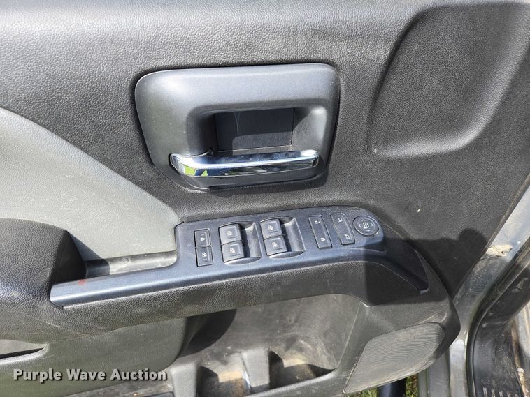 image for item EN3774 2017 Chevrolet Silverado 1500 Crew Cab pickup truck