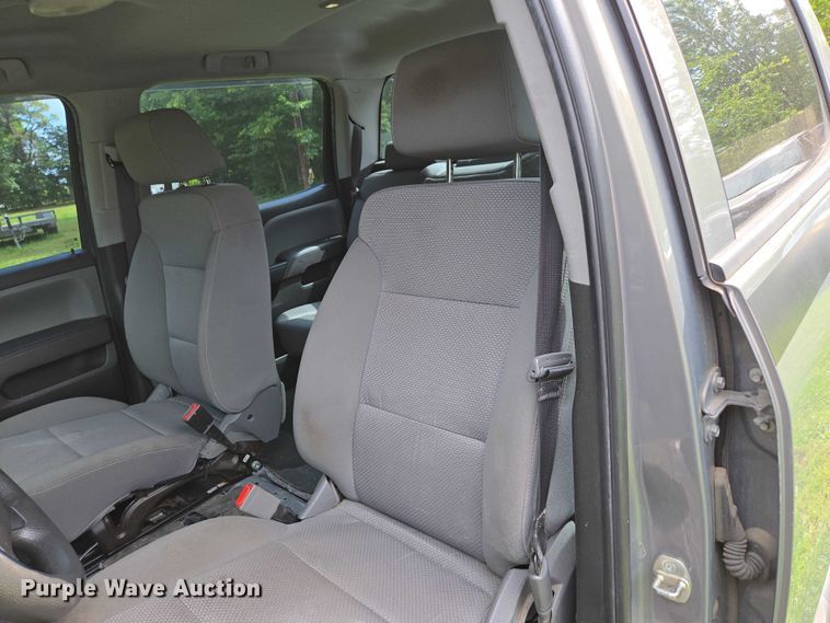 image for item EN3774 2017 Chevrolet Silverado 1500 Crew Cab pickup truck