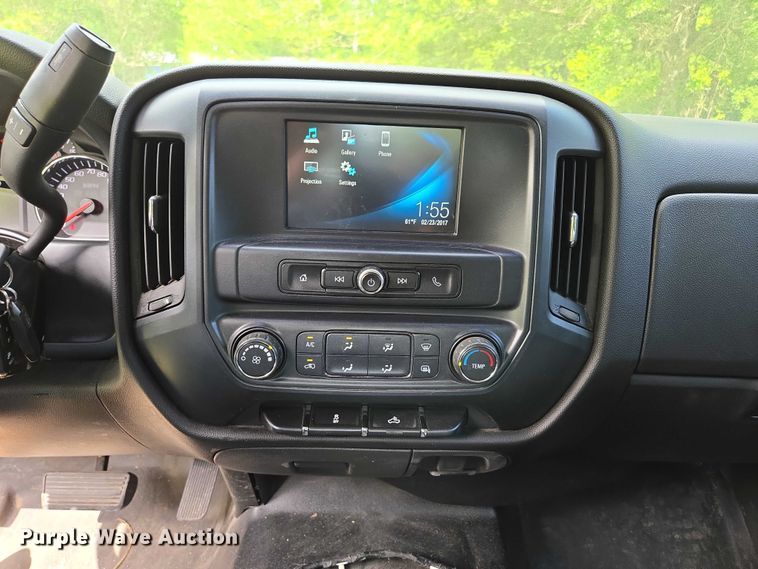 image for item EN3774 2017 Chevrolet Silverado 1500 Crew Cab pickup truck