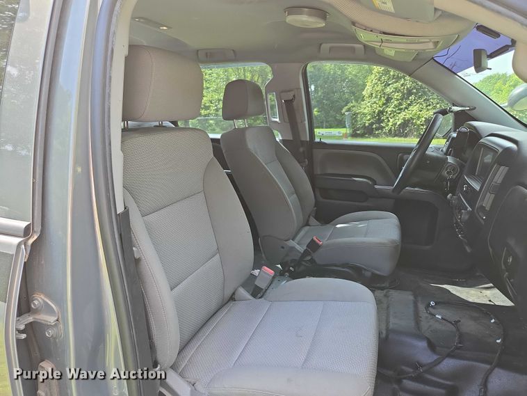 image for item EN3774 2017 Chevrolet Silverado 1500 Crew Cab pickup truck