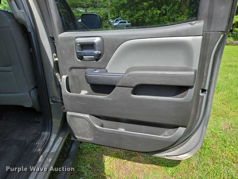 image for item EN3774 2017 Chevrolet Silverado 1500 Crew Cab pickup truck