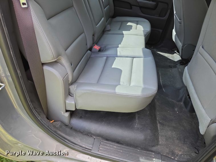 image for item EN3774 2017 Chevrolet Silverado 1500 Crew Cab pickup truck