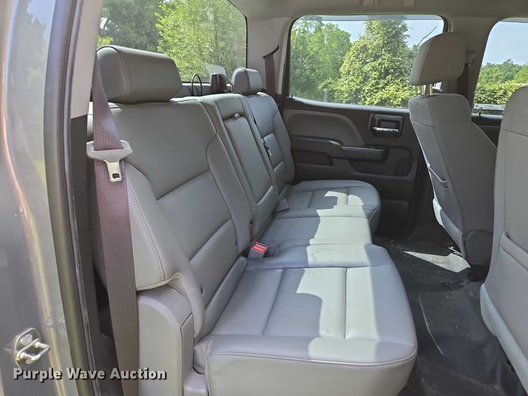 image for item EN3774 2017 Chevrolet Silverado 1500 Crew Cab pickup truck