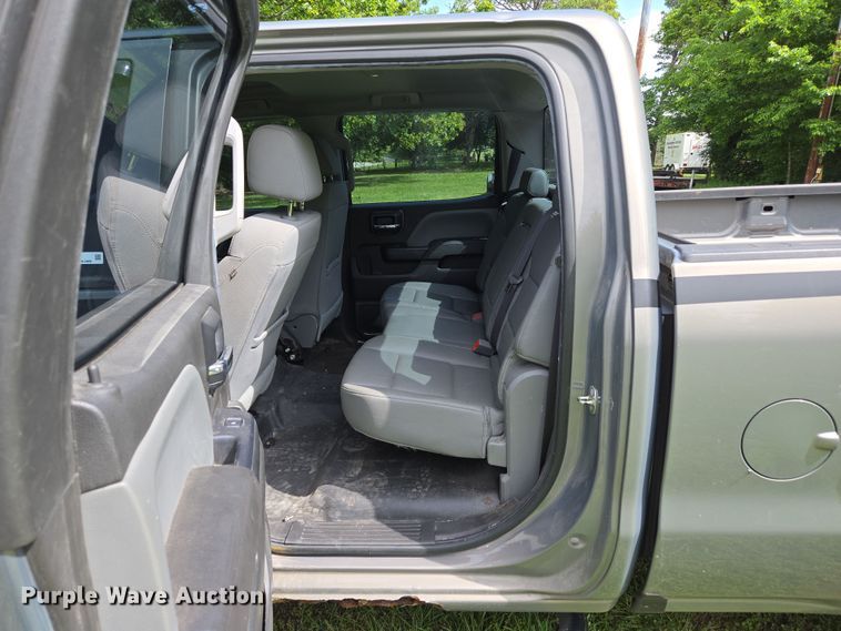 image for item EN3774 2017 Chevrolet Silverado 1500 Crew Cab pickup truck