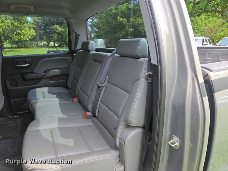 image for item EN3774 2017 Chevrolet Silverado 1500 Crew Cab pickup truck