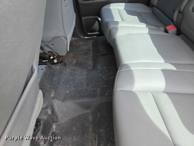 image for item EN3774 2017 Chevrolet Silverado 1500 Crew Cab pickup truck