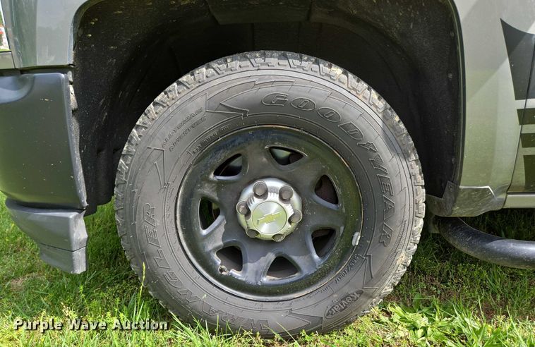 image for item EN3774 2017 Chevrolet Silverado 1500 Crew Cab pickup truck