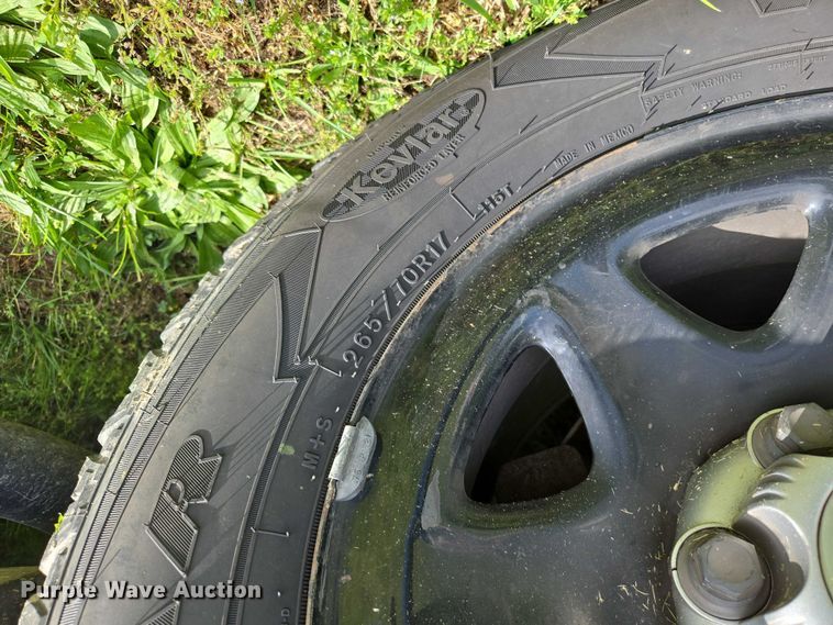 image for item EN3774 2017 Chevrolet Silverado 1500 Crew Cab pickup truck