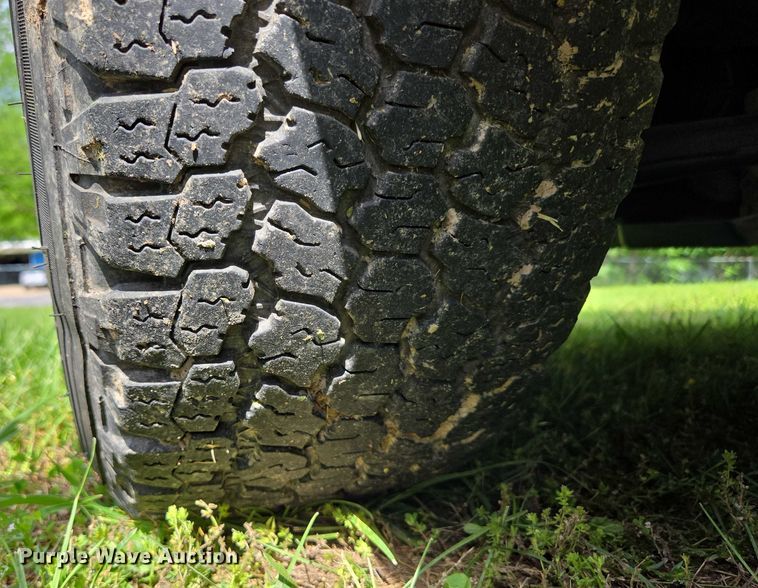 image for item EN3774 2017 Chevrolet Silverado 1500 Crew Cab pickup truck