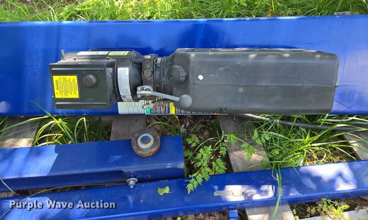 image for item EN3776 Automotive lift