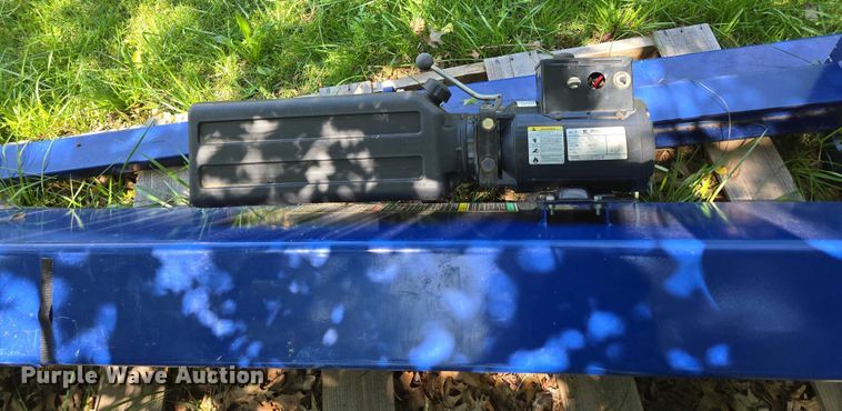 image for item EN3776 Automotive lift