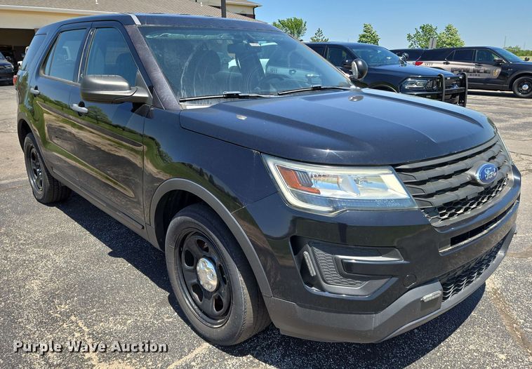 image for item EN8003 2017 Ford Explorer Police Interceptor SUV