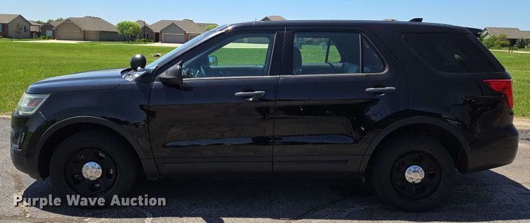 image for item EN8003 2017 Ford Explorer Police Interceptor SUV