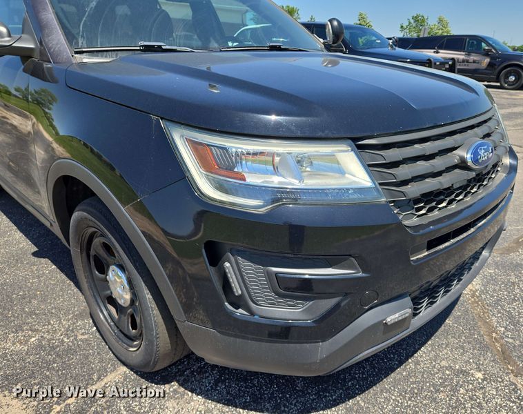 image for item EN8003 2017 Ford Explorer Police Interceptor SUV