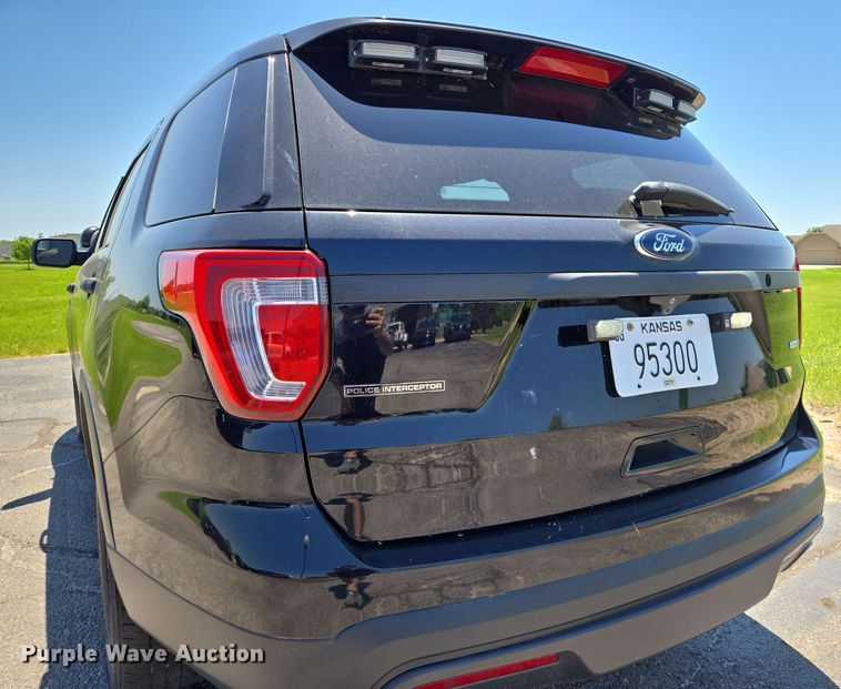 image for item EN8003 2017 Ford Explorer Police Interceptor SUV