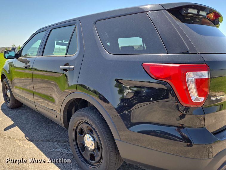 image for item EN8003 2017 Ford Explorer Police Interceptor SUV