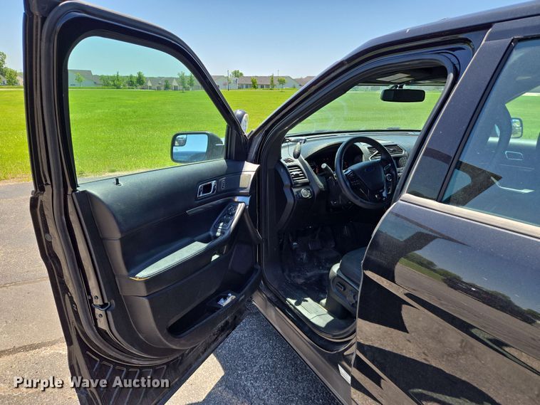 image for item EN8003 2017 Ford Explorer Police Interceptor SUV