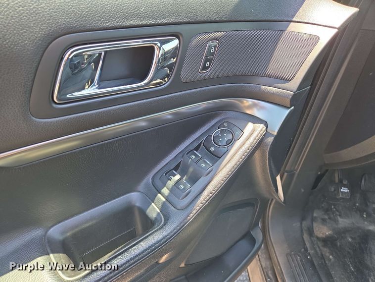 image for item EN8003 2017 Ford Explorer Police Interceptor SUV