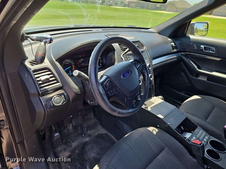 image for item EN8003 2017 Ford Explorer Police Interceptor SUV