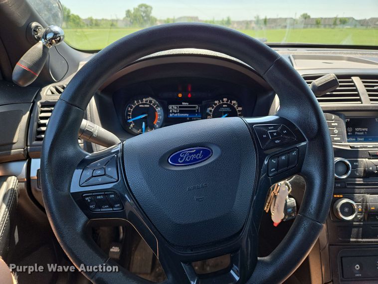 image for item EN8003 2017 Ford Explorer Police Interceptor SUV