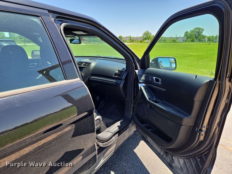 image for item EN8003 2017 Ford Explorer Police Interceptor SUV