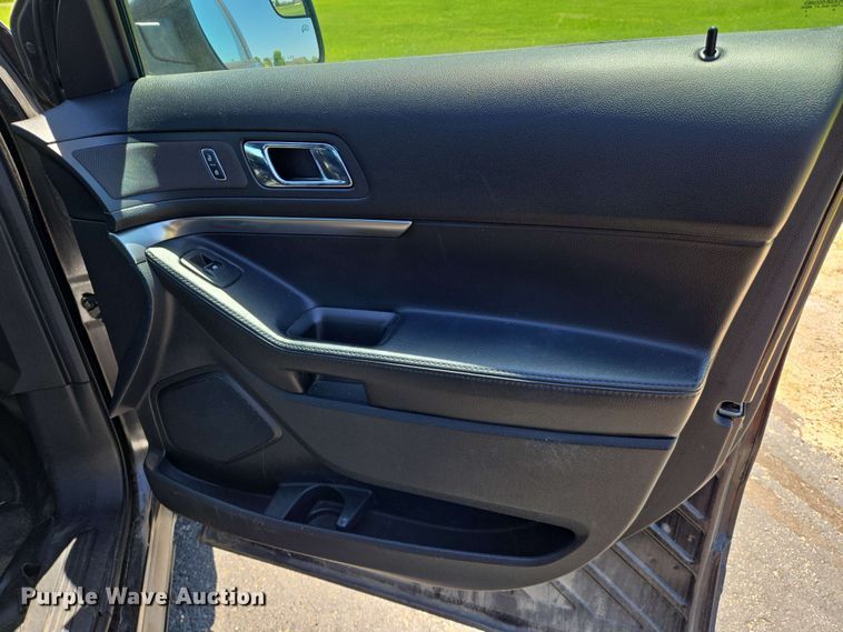 image for item EN8003 2017 Ford Explorer Police Interceptor SUV