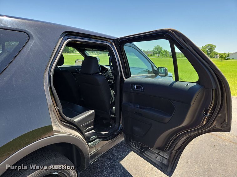 image for item EN8003 2017 Ford Explorer Police Interceptor SUV