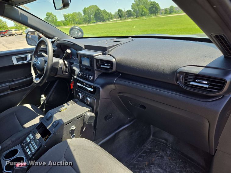 image for item EN8004 2020 Ford  Explorer Police Interceptor SUV