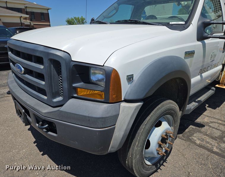 image for item EN8005 2007 Ford  F550 utility / service truck