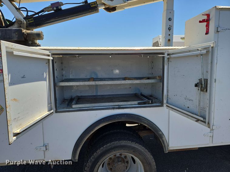 image for item EN8005 2007 Ford  F550 utility / service truck